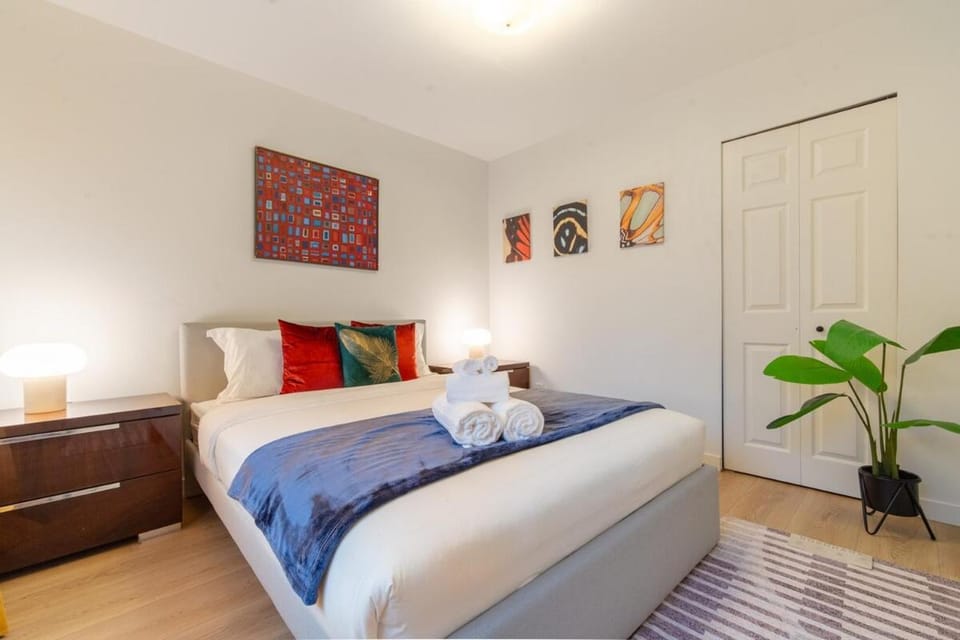 Spacious & Stylish Home - Main St & near Downtown Apartment in Vancouver