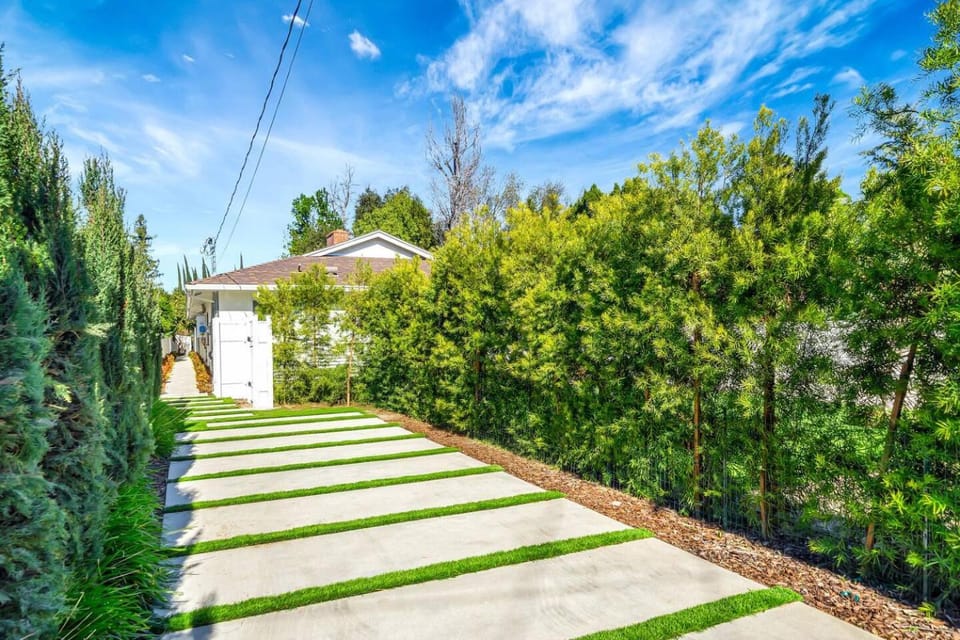 Facade/entrance, Garden, Parking