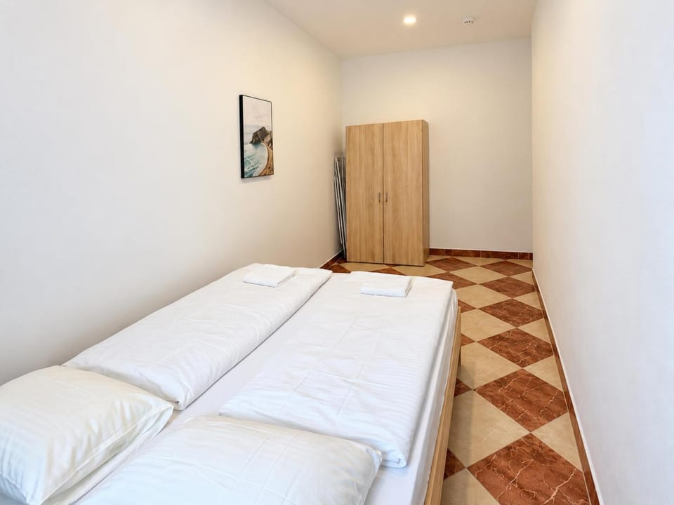 Bed, Bedroom, wardrobe