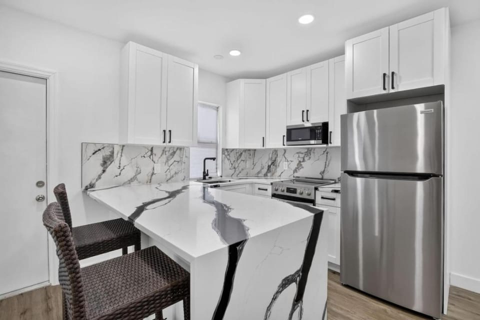 Newly Renovated Studio Near Beach Downtown Unit 3 Apartment in Hollywood