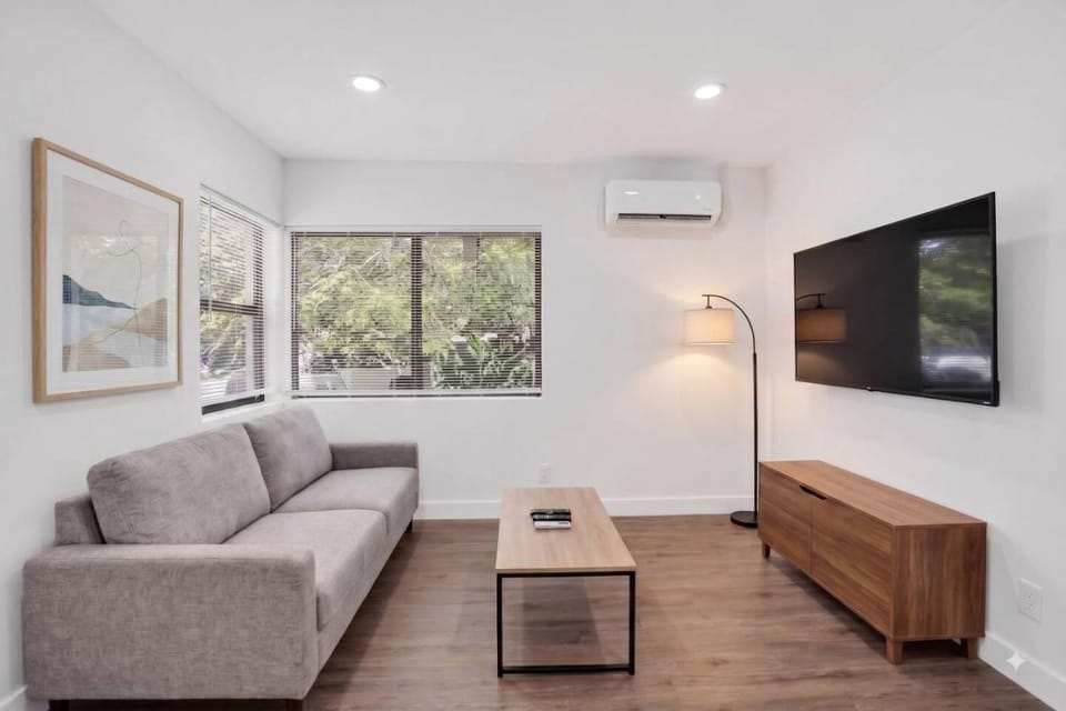 Newly Renovated 1BR Near Beach Downtown Unit 1 Apartment in Hollywood