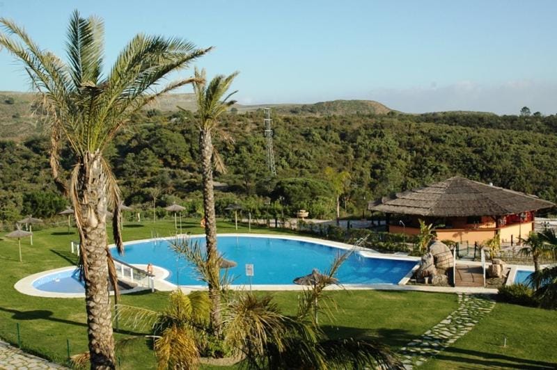 Restaurant/places to eat, Garden, Swimming pool