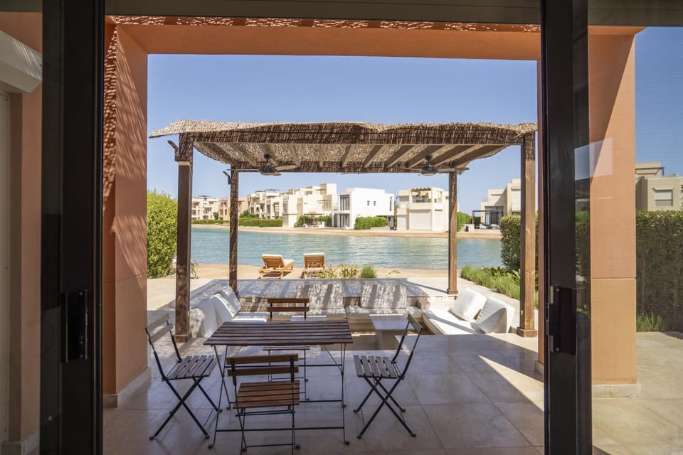 Patio, Seating area, Dining area