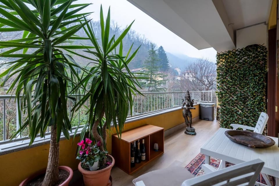 Como Elite Apartment with Wi-Fi and a larger balcony Apartment in Como