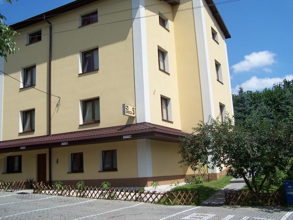 Property building, Day
