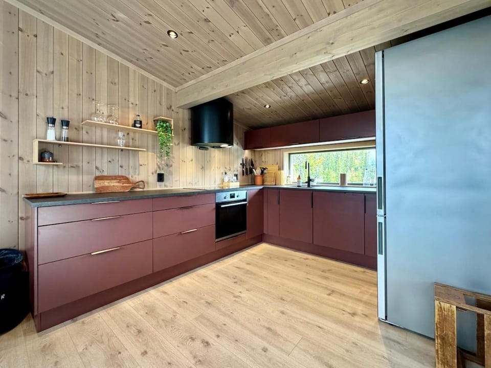 Kvitfjell Ski-in-out, beautiful views & EV-charger House in Innlandet