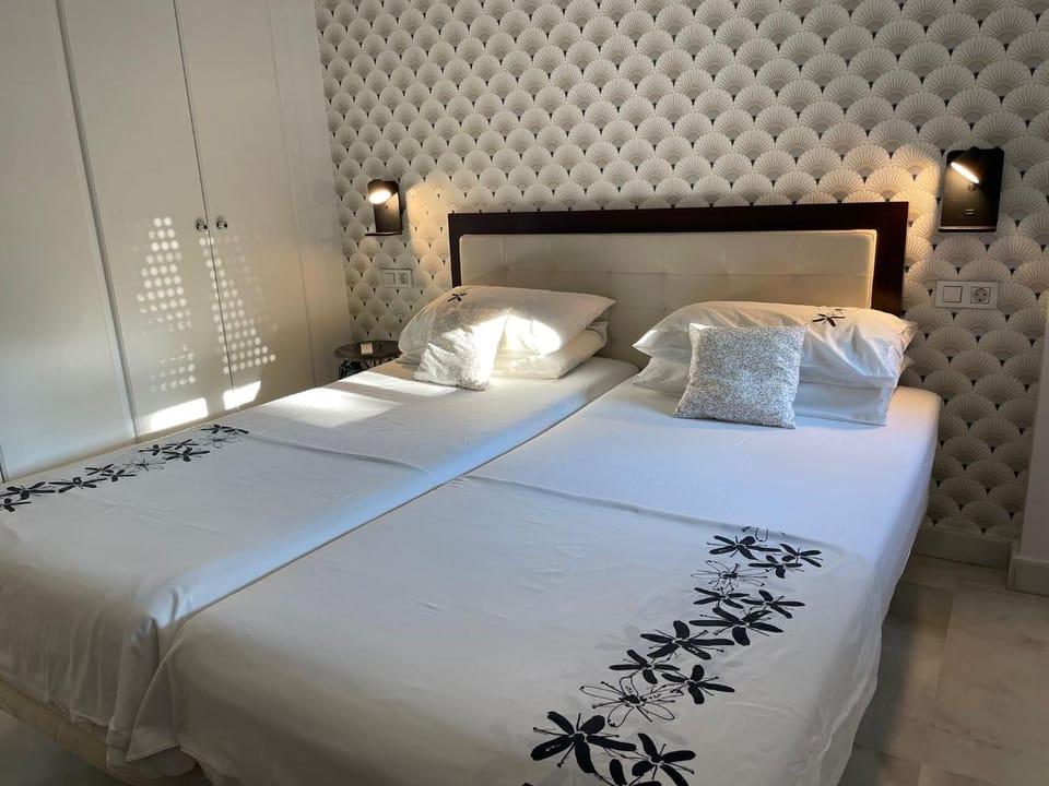 Bed, Bedroom, wardrobe