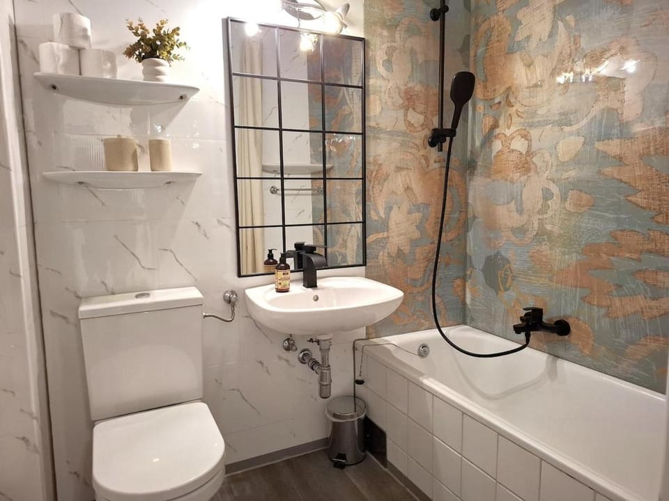 Bathroom, Bath, towels