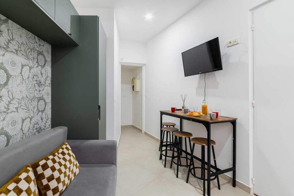 Appartement metro jaures tout equipe - Paris 19 Apartment in Paris