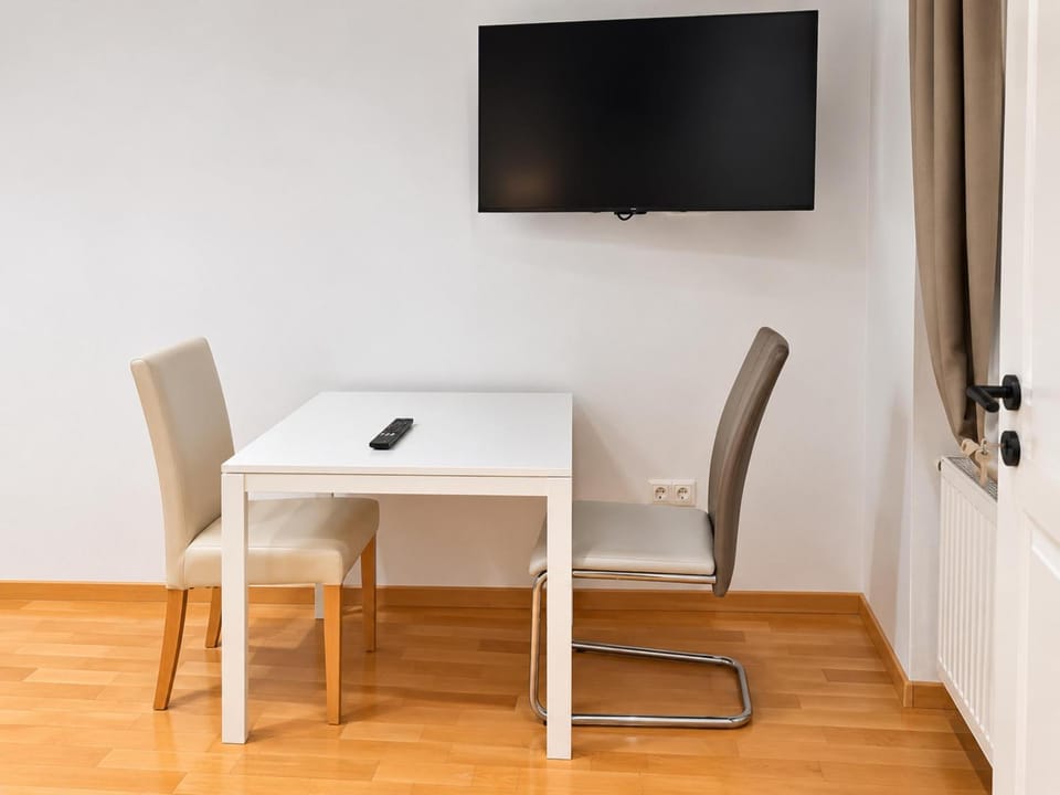 TV and multimedia, Dining area