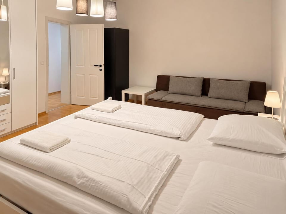 Bed, Bedroom, wardrobe