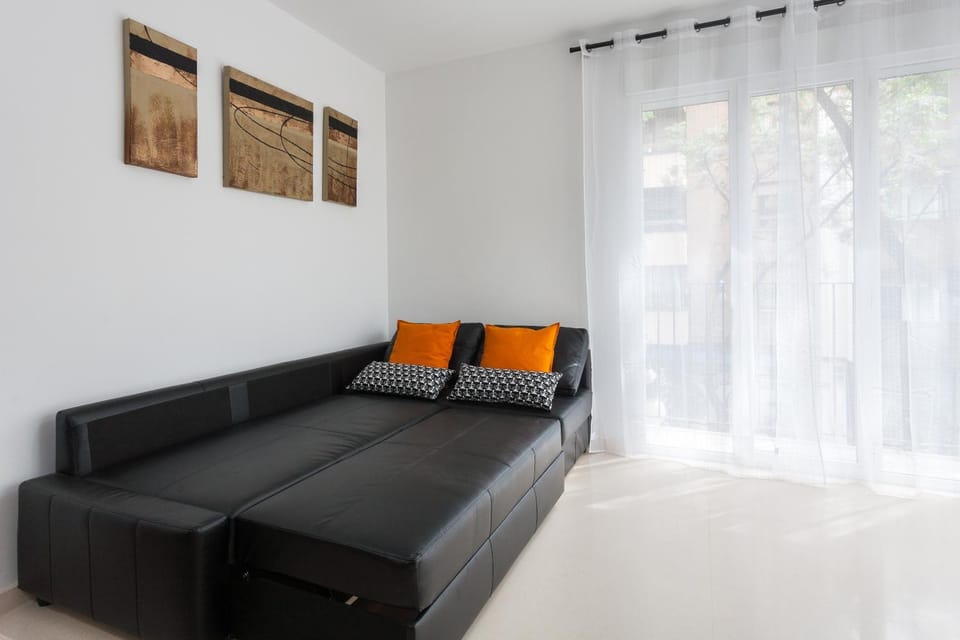 Day, Living room