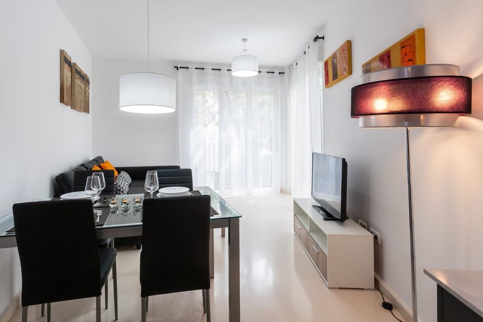 Day, Dining area