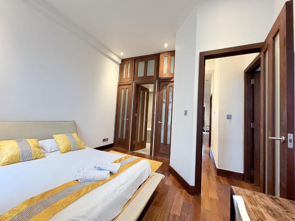Kensington Inn 3 Bed Suites Apartment in City of Westminster