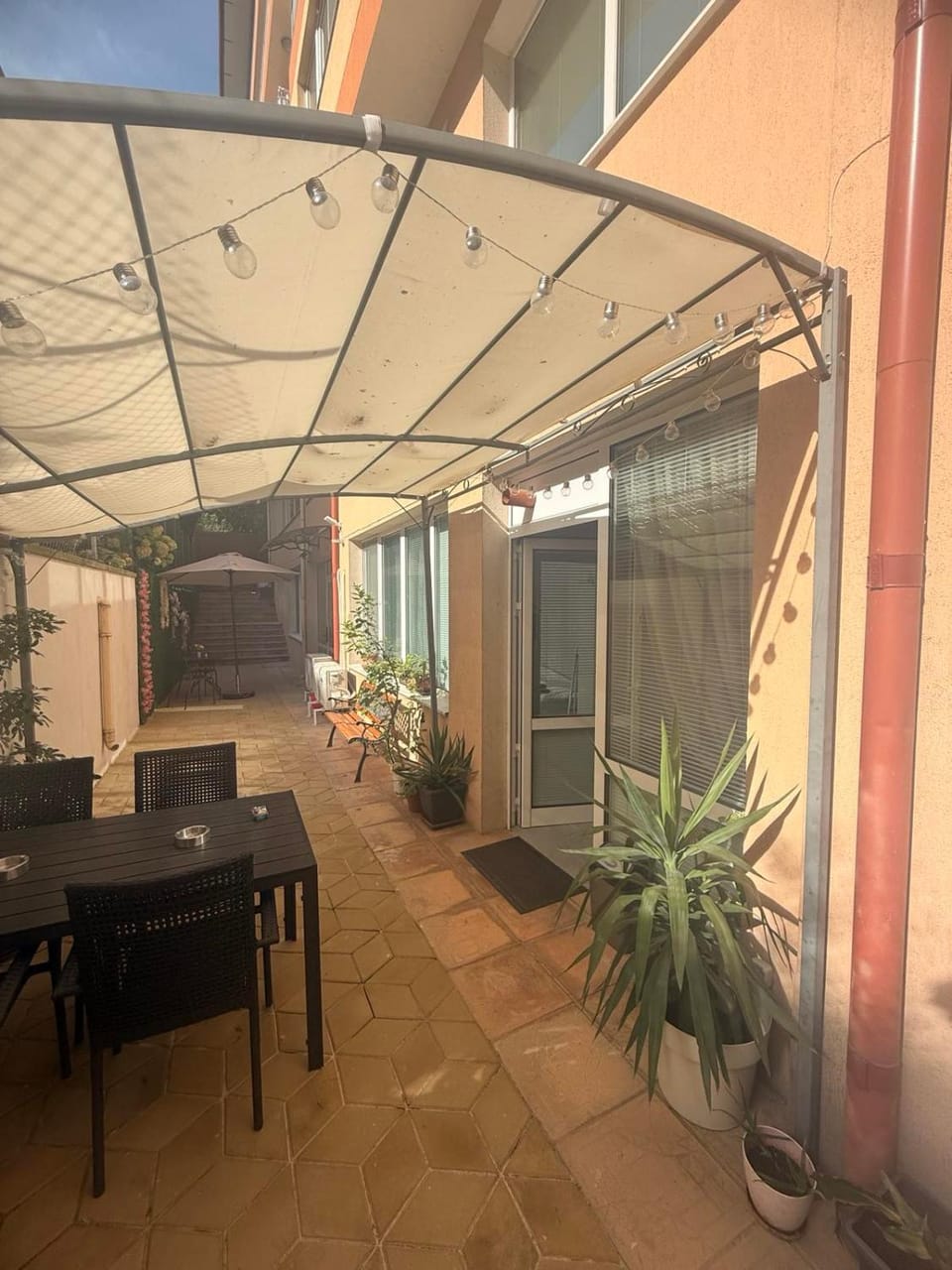 Patio, Day, Balcony/Terrace