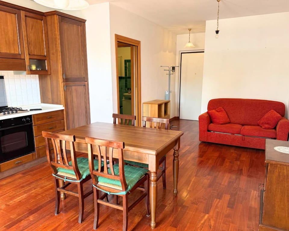 Kitchen or kitchenette, Living room, Dining area, oven, stove
