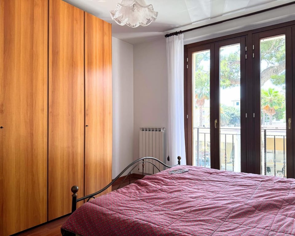 Bed, Photo of the whole room, Bedroom, wardrobe