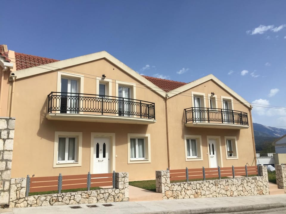 Helianthus Apartments Apartment in Argostolion