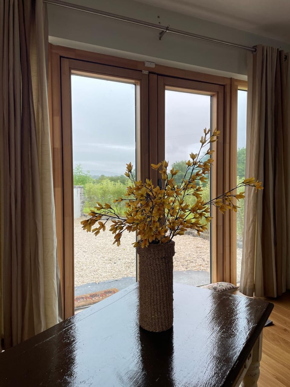 Castle View Cottage Where cozy meets castle views Apartment in County Clare