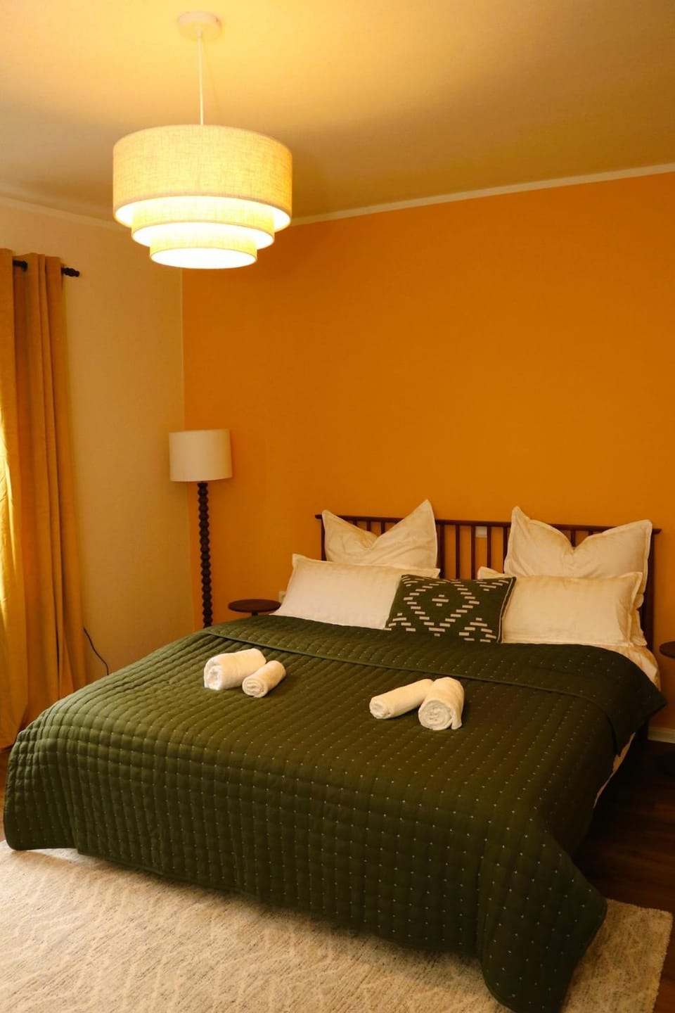 Bed, Bedroom, towels