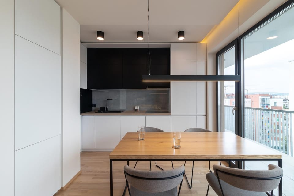 TV and multimedia, Kitchen or kitchenette, Living room, Seating area, Dining area