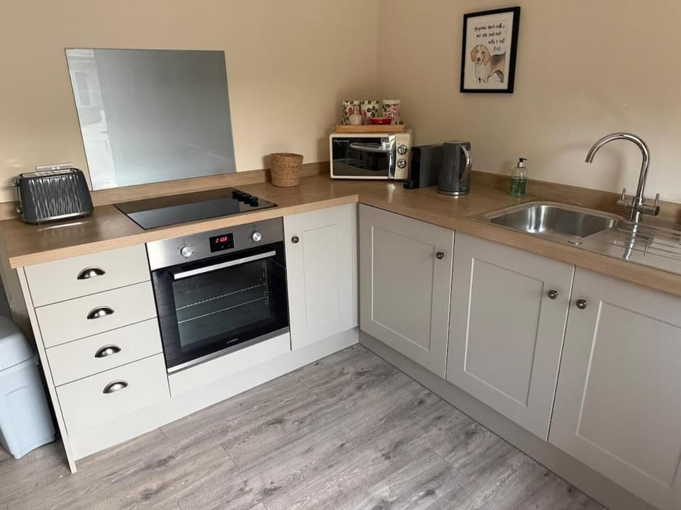 Cotswolds Studio, Clanfield Apartment in West Oxfordshire District