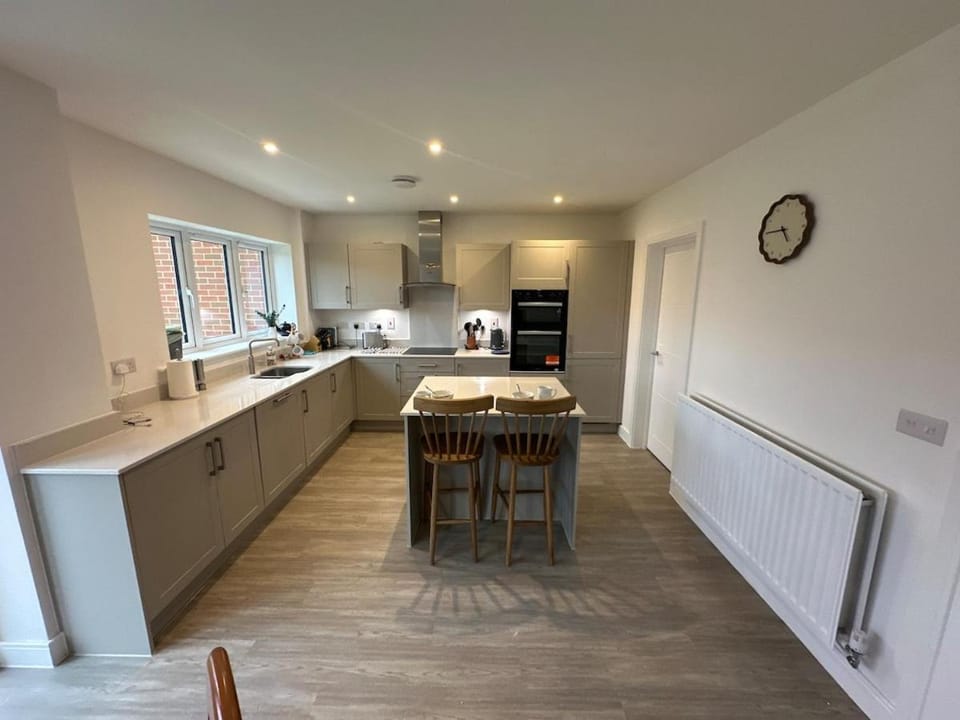 New! Large 3 Bedroom Home with 3 Bathrooms in Royal Tunbridge Wells by Rockman Residences House in Wealden District