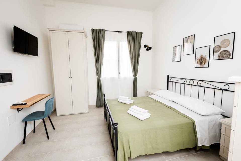 Living room, Bedroom