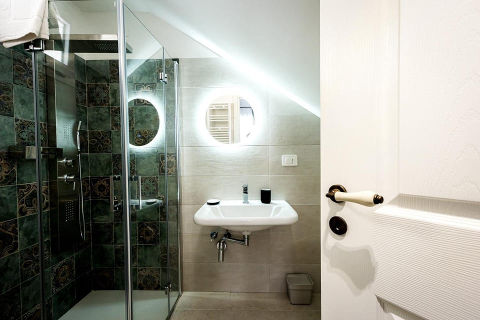 Bathroom, Living room