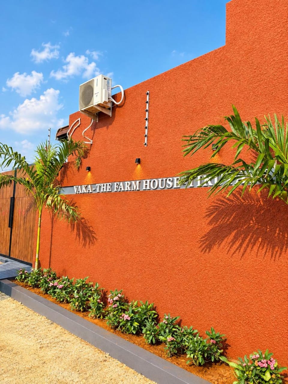 Facade/entrance, Garden, Garden view
