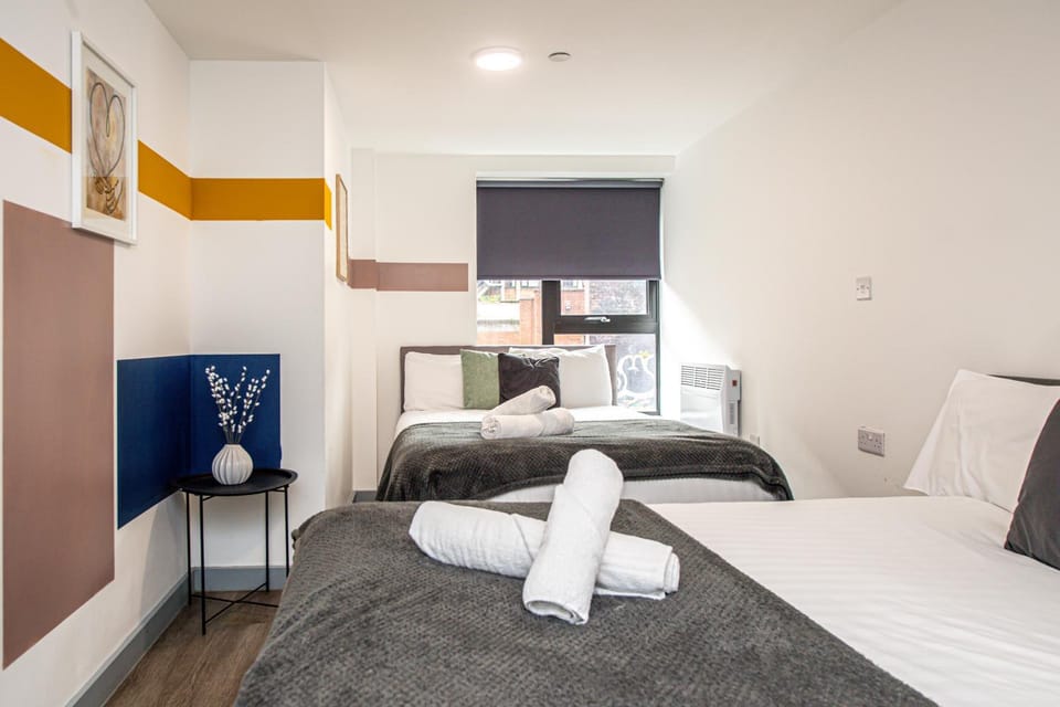 Bed, Photo of the whole room, Bedroom, towels