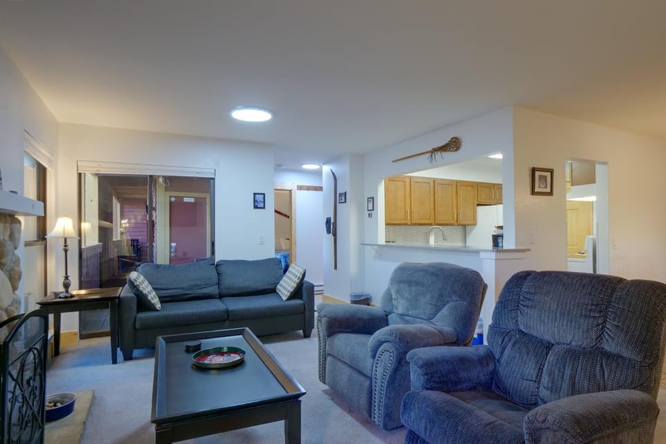 Perfect Central Location - Walk to Base 9 Lifts House in Breckenridge