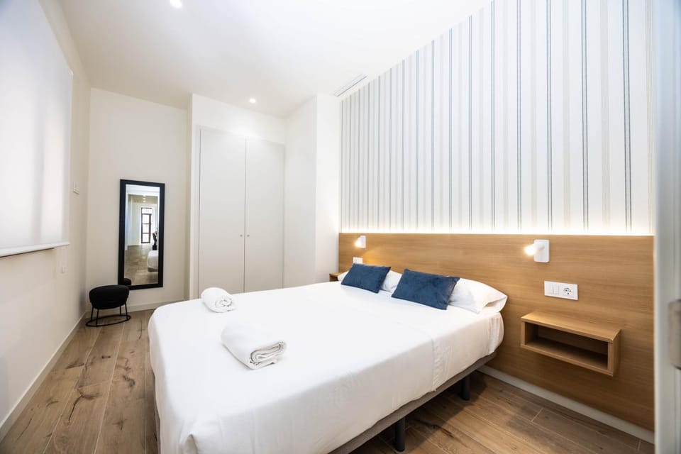 Bed, Photo of the whole room, Bedroom, towels, wardrobe