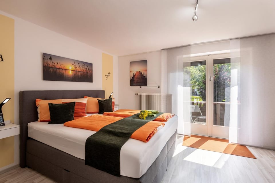 People, Balcony/Terrace, Other, Decorative detail, Bedroom, Mountain view, Family, heating, internet, internet, wardrobe