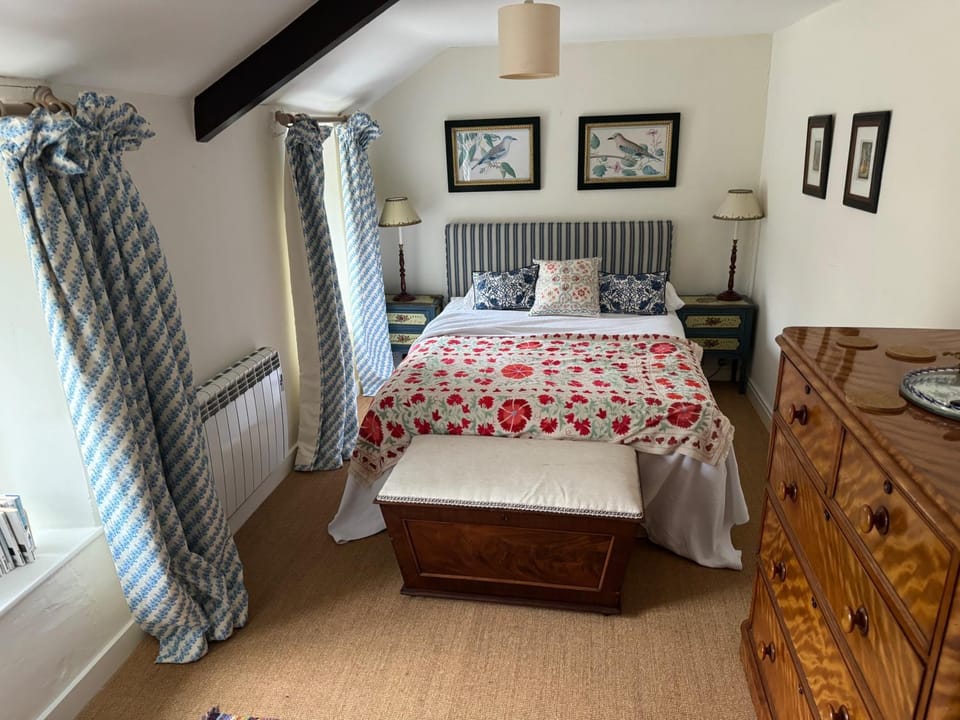 Bed, Decorative detail, Bedroom