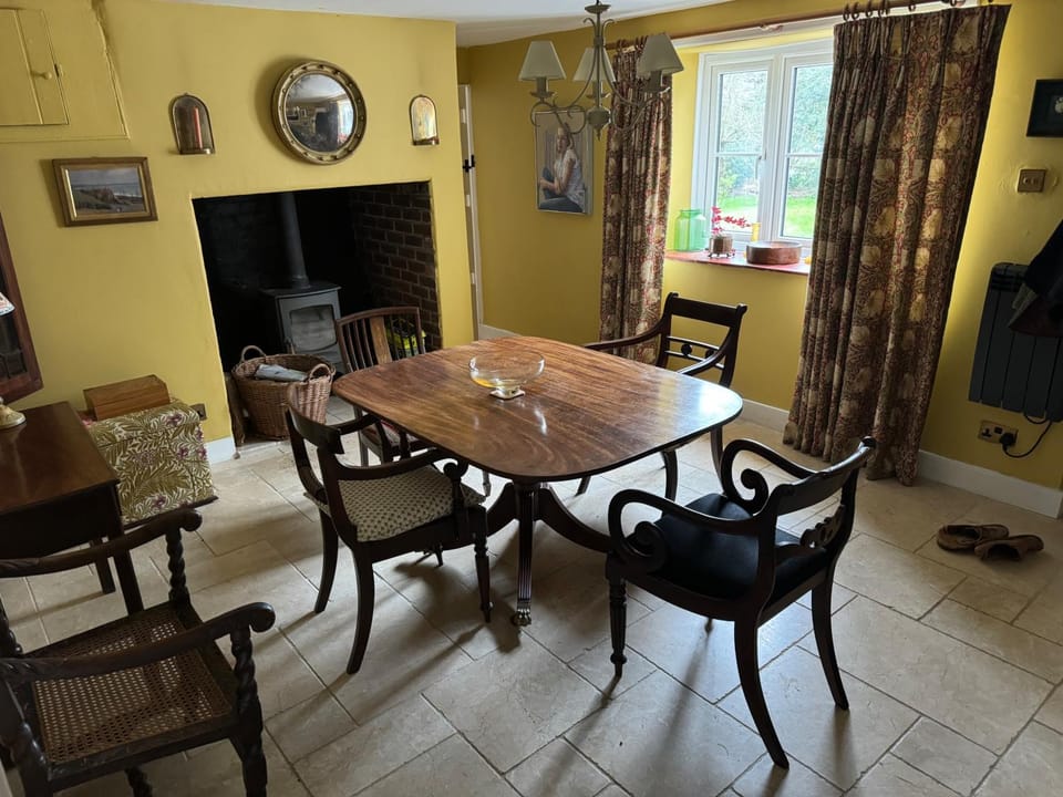 Seating area, Dining area