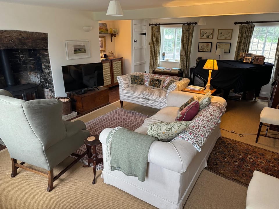 TV and multimedia, Living room, Seating area
