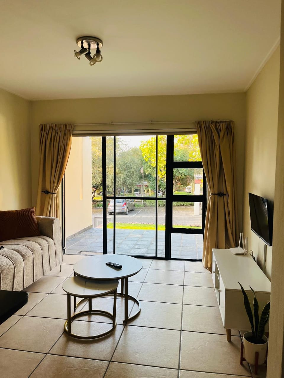 The creek luxe escape Apartment in Roodepoort