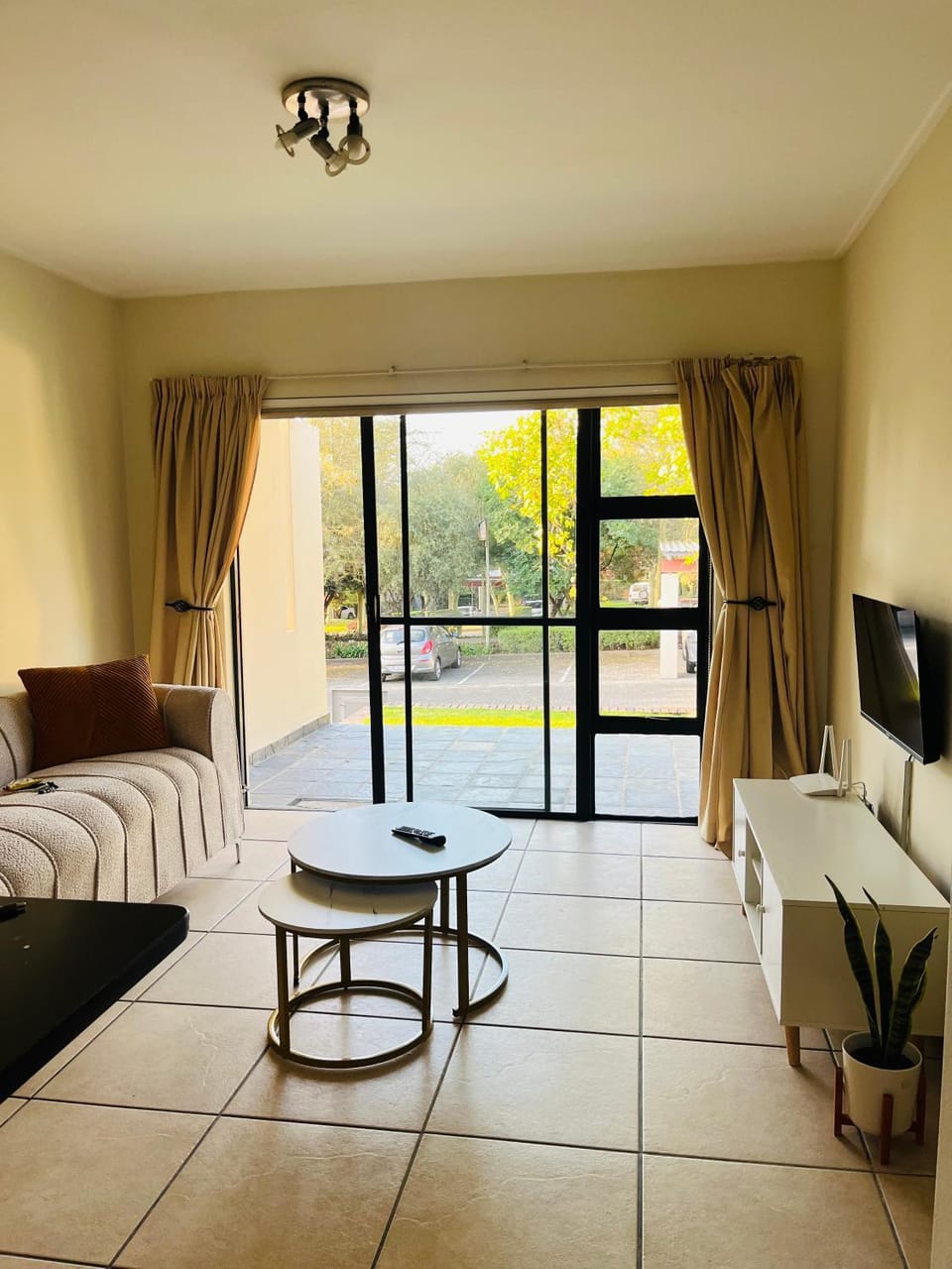 The creek luxe escape Apartment in Roodepoort