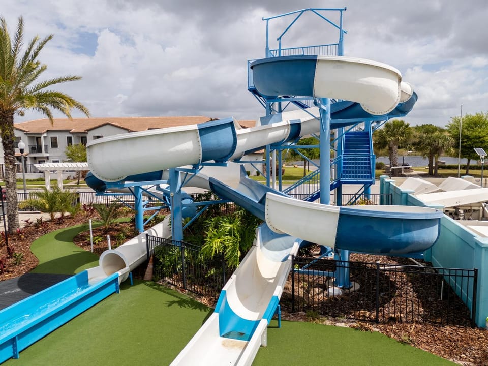 3BR Private Pool Near Legoland at Balmoral Resort House in Haines City