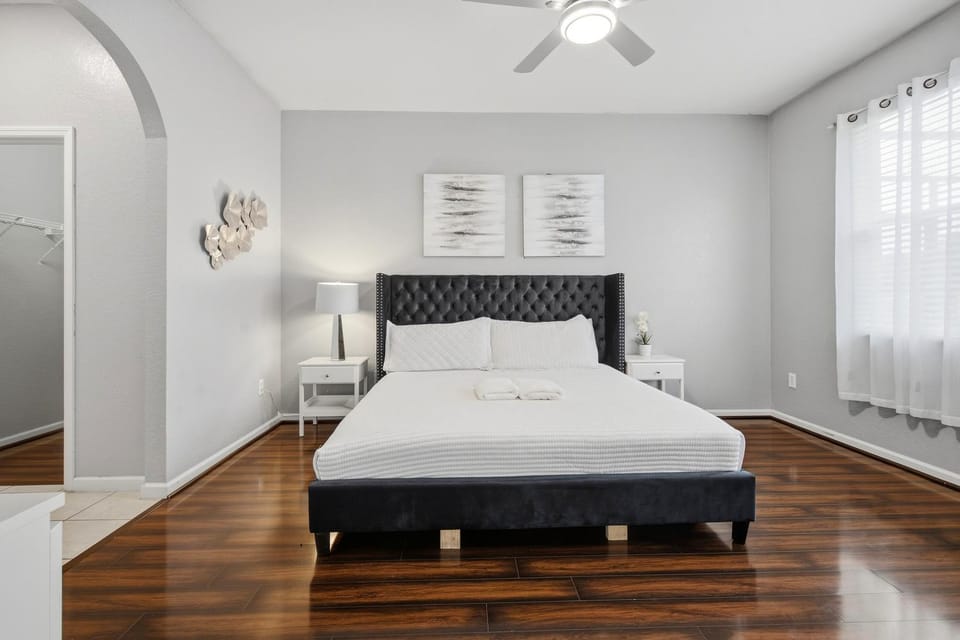Charming 4BR Pool Home w Minions & Mickey Rooms House in Poinciana