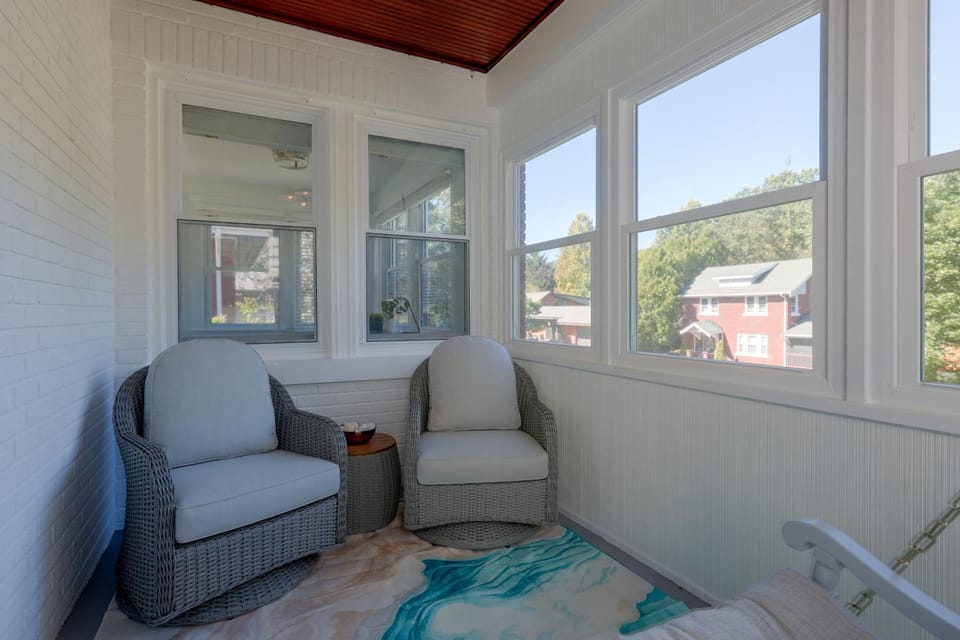 4 Mi to Dtwn & Bengals Games! Multi-Level Charmer House in Covington