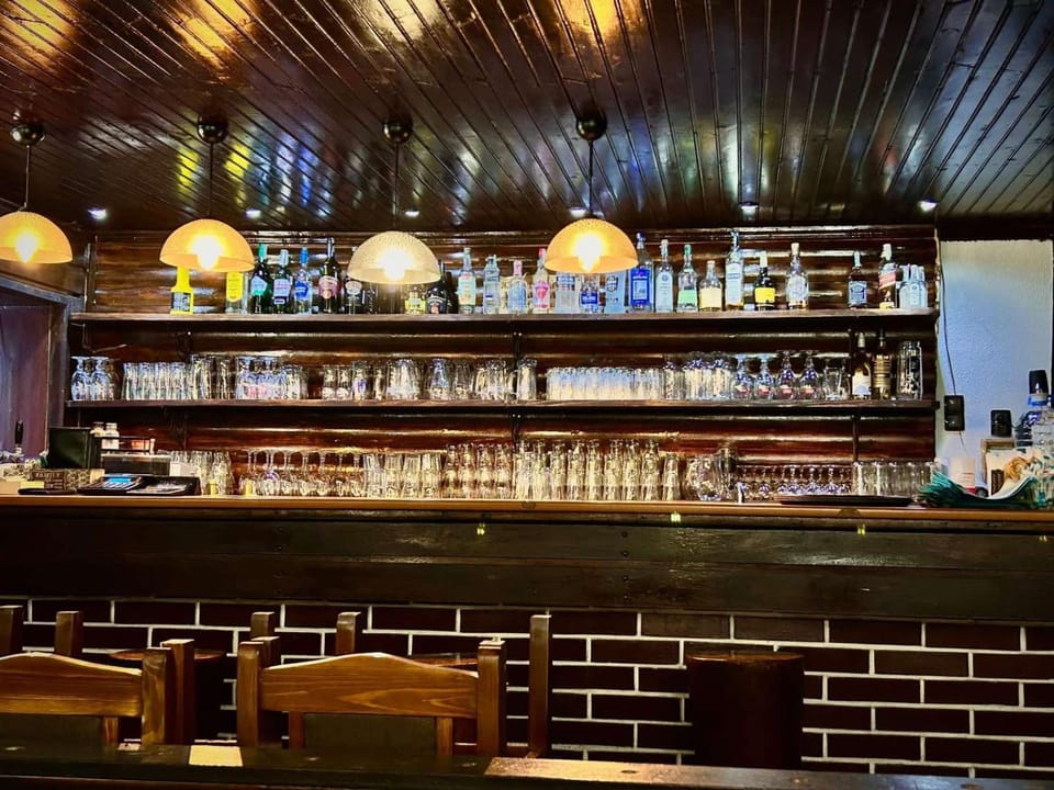 Lounge or bar, Drinks