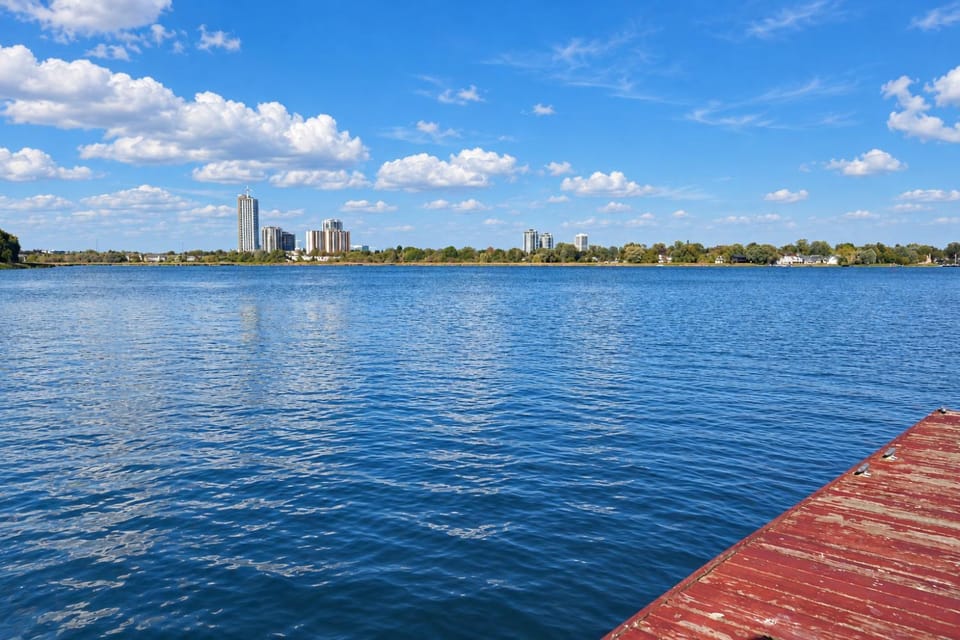 Lake Ontario Waterfront Retreat - Private Dock House in Pickering