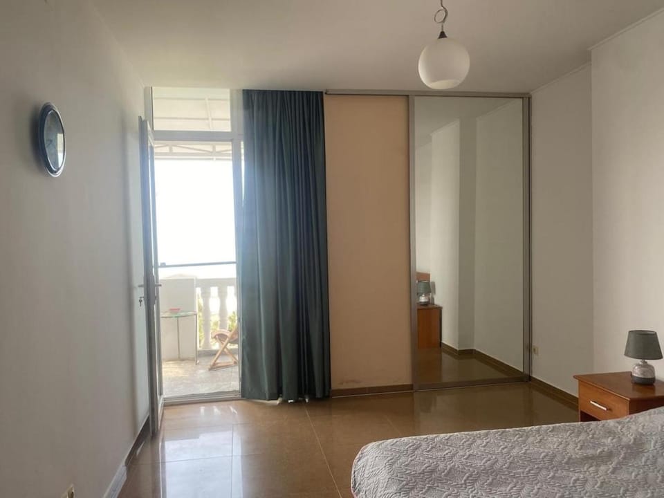 Bed, Photo of the whole room, wardrobe