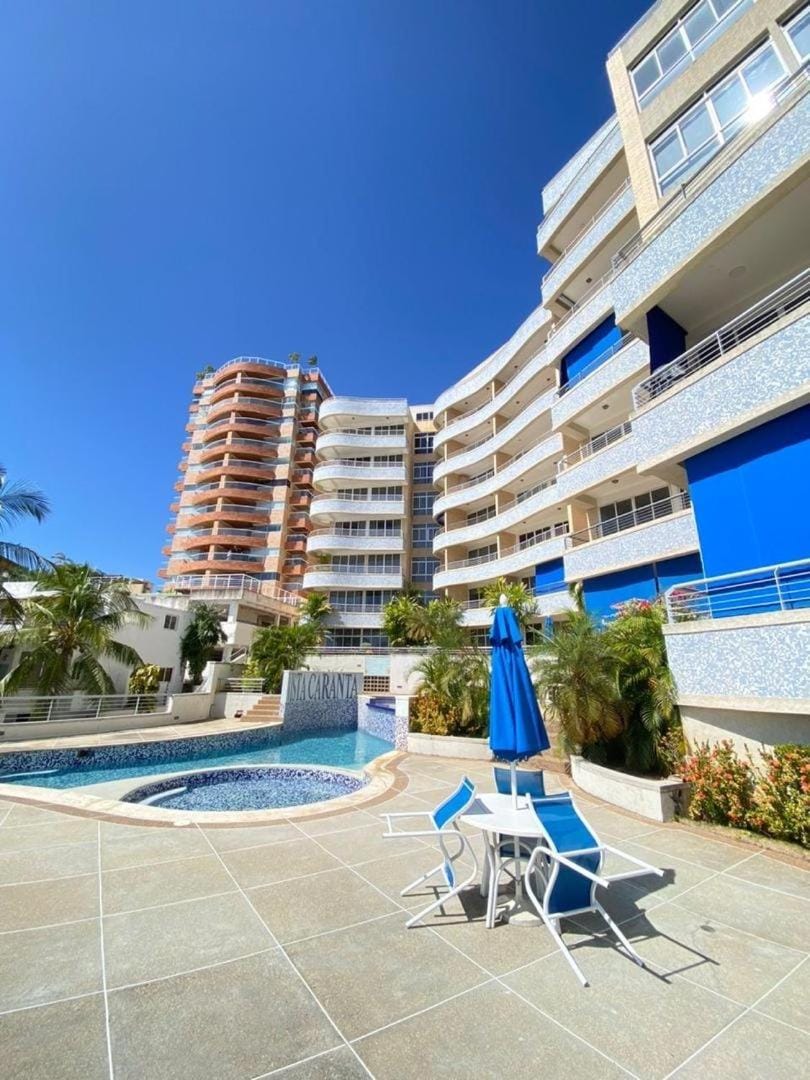 Ocean Views • Walk to Beach • Pool • Balcony House in Venezuela