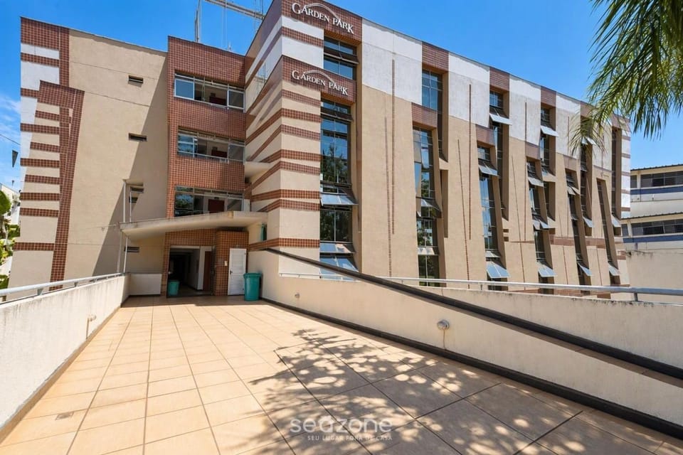 Facade/entrance, Off site
