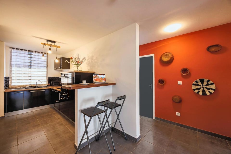 Lounge or bar, Seating area, Dining area