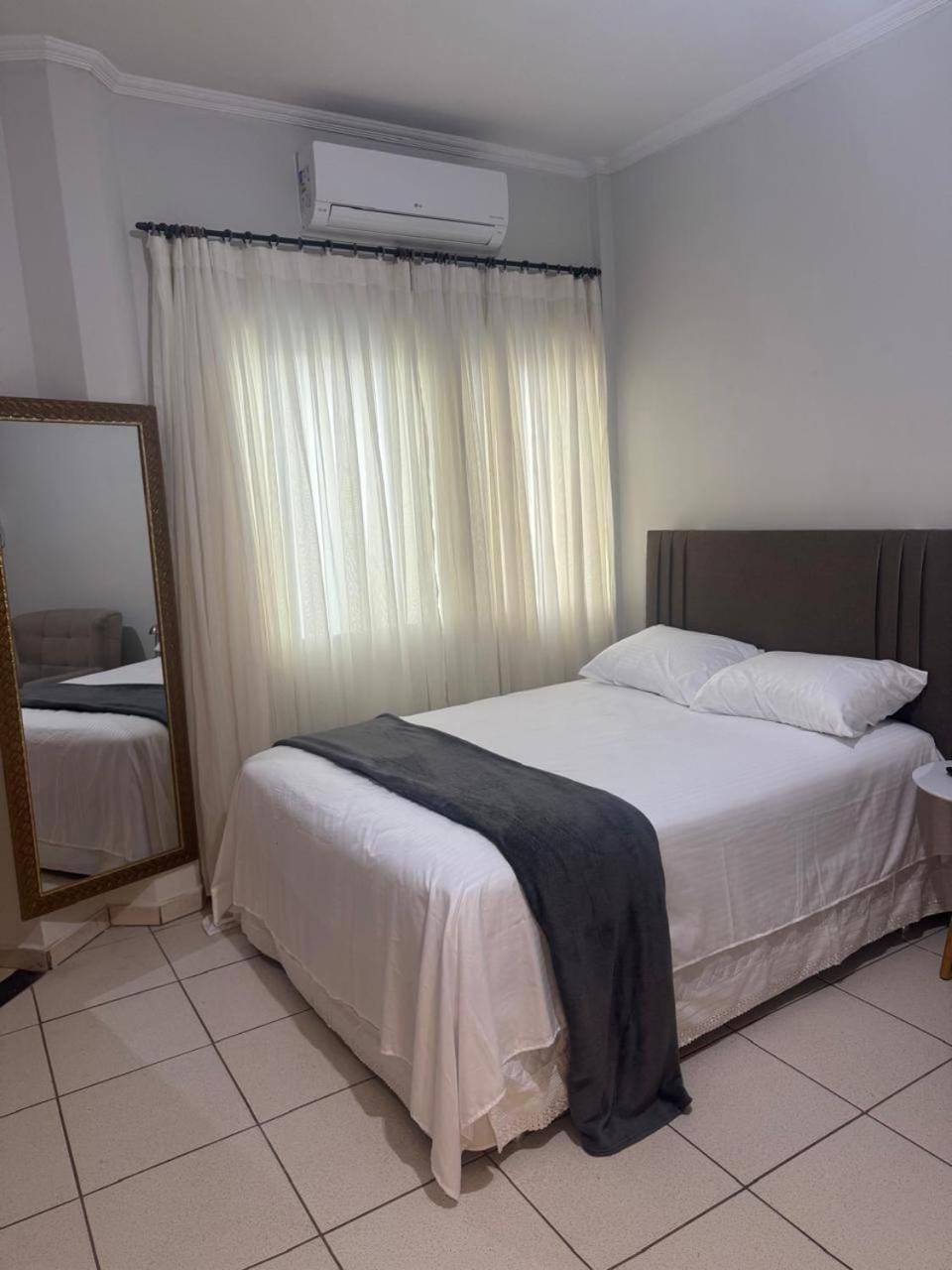 Bed, Photo of the whole room, air conditioner