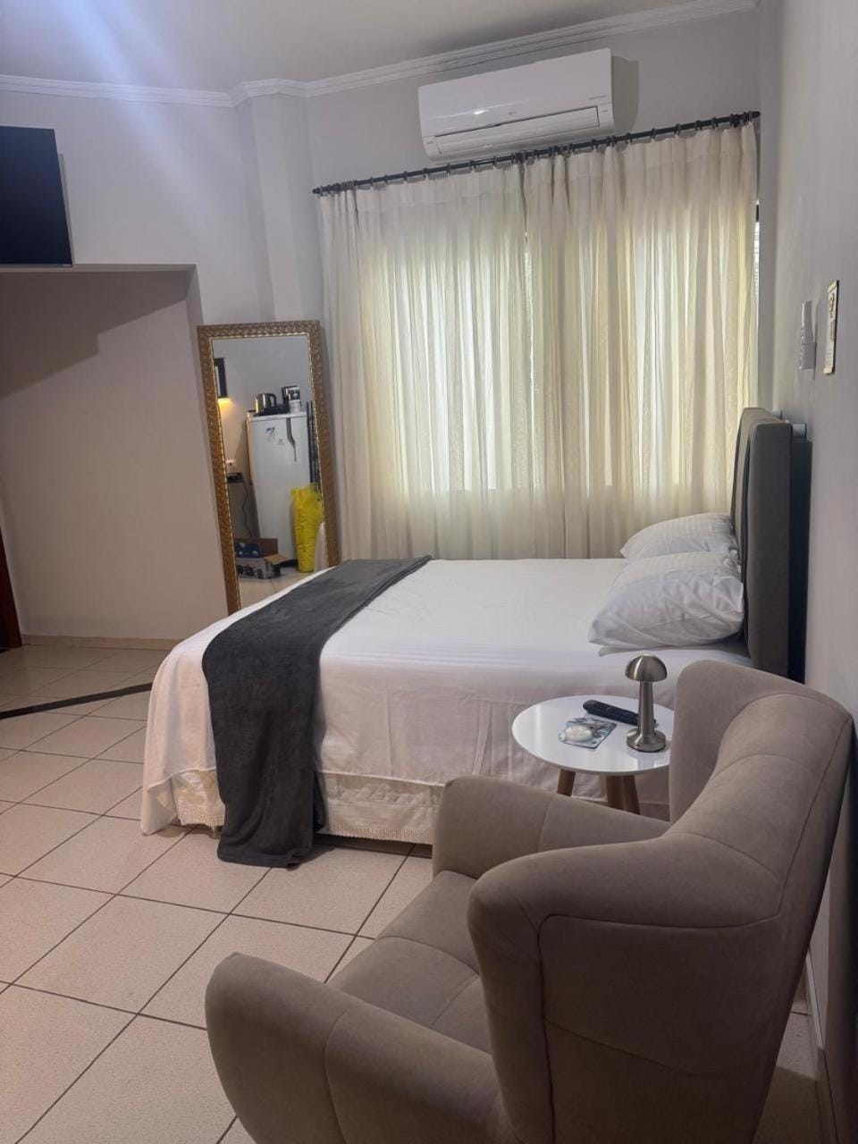 Bed, TV and multimedia, Photo of the whole room, Bedroom, air conditioner